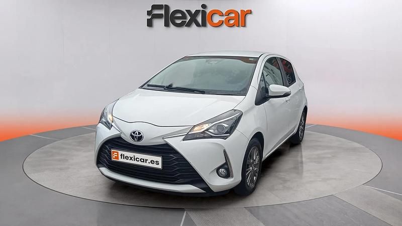 Usado Toyota Yaris Active 111 CV (81 kW) 2019 Blanco Utilitario