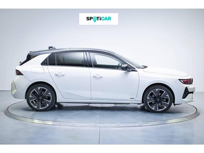 Usado Opel Astra 114 kW (156 CV) 2024 Blanco Familiar