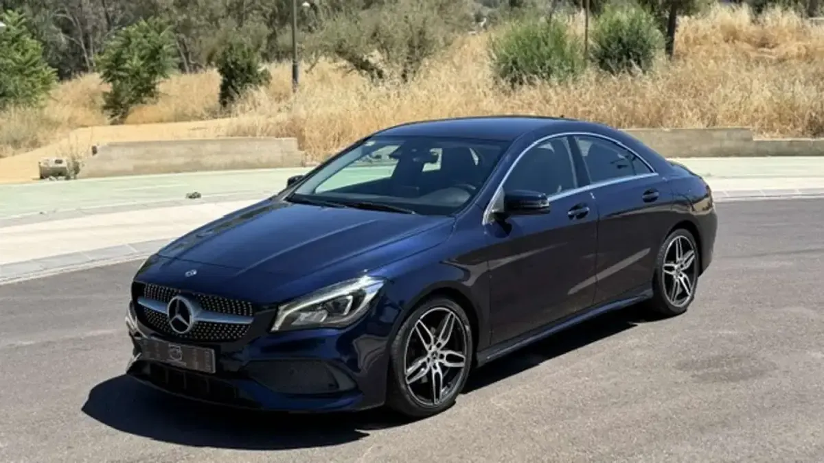 Usado Mercedes CLA200 136 CV (100 kW) 2018 Azul Coupe