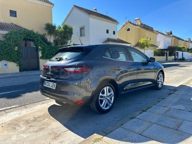 Usado Renault Mégane IV Business 110 CV (80 kW) 2017 Gris / plata Berlina