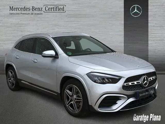 Usado Mercedes GLA200 150 CV (110 kW) 2026 Plata hightech SUV