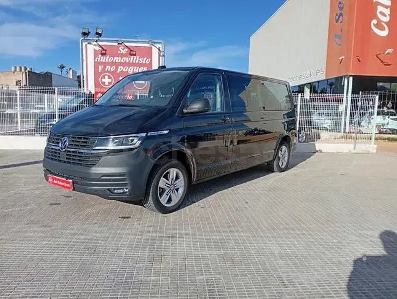 Usado VW Caravelle 150 CV (110 kW) 2022 Negro Van
