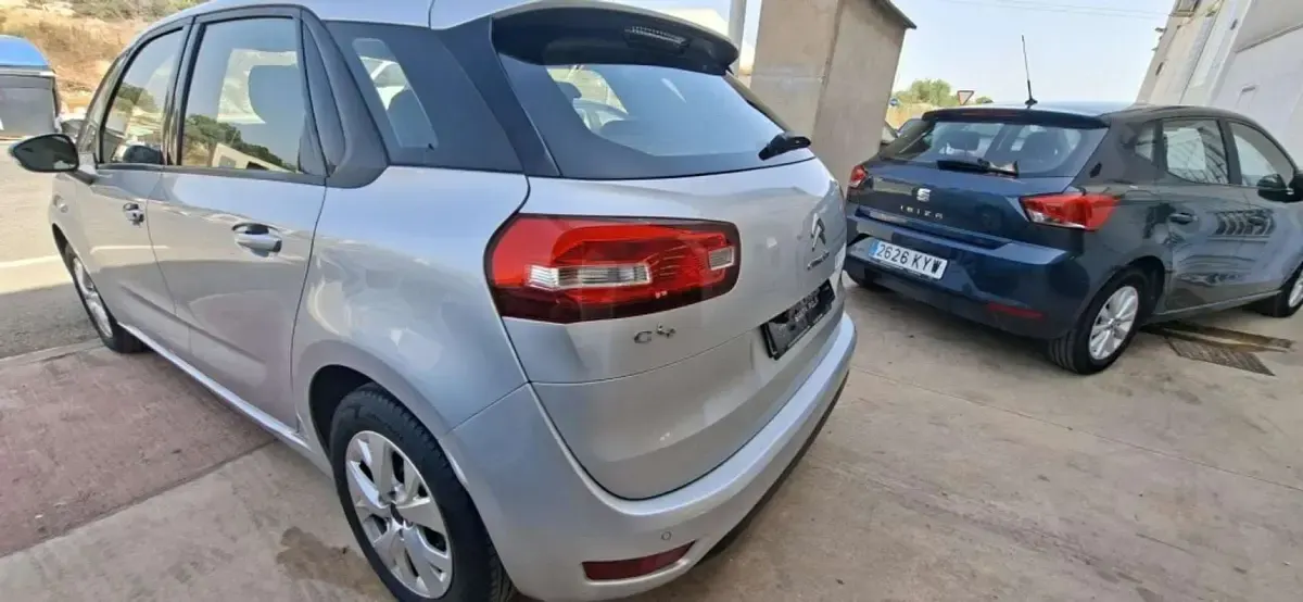 Usado Citroën C4 Picasso Intensive 116 CV (85 kW) 2014 Plateado Monovolumen
