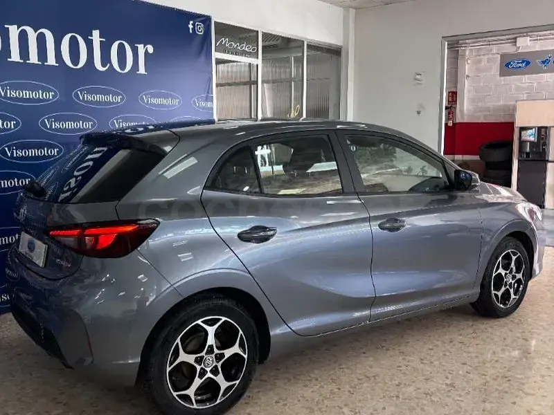 Usado MG MG3 Comfort 116 CV (85 kW) 2025 Gris / plata Utilitario