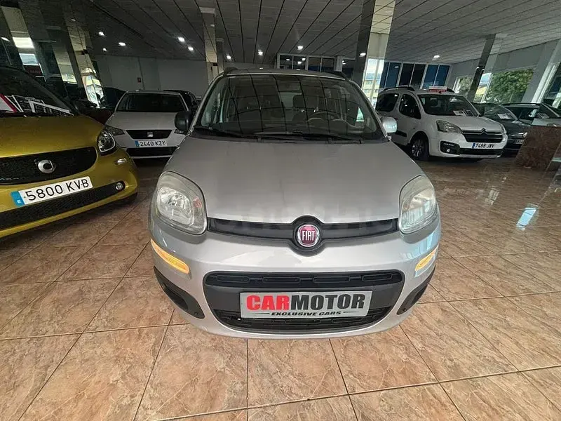Usado Fiat Panda Lounge 69 CV (50 kW) 2017 Gris / plata Utilitario