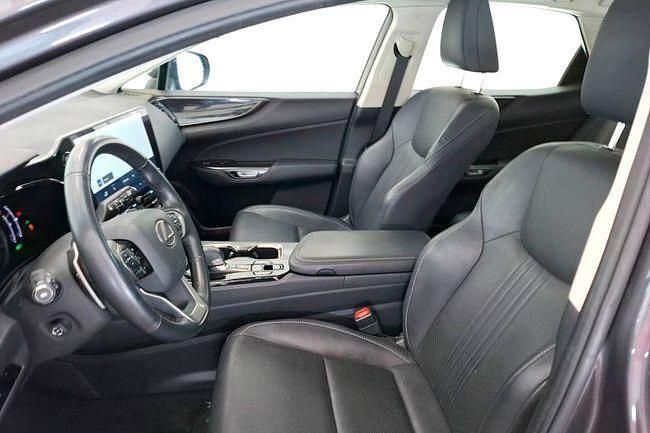 Usado Lexus NX350h Business Edition 242 CV (177 kW) 2022 Gris / plata SUV