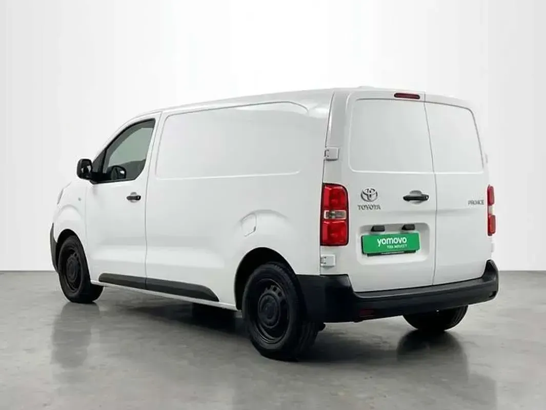 Usado Toyota Proace Plus 102 CV (75 kW) 2023 Blanco Monovolumen