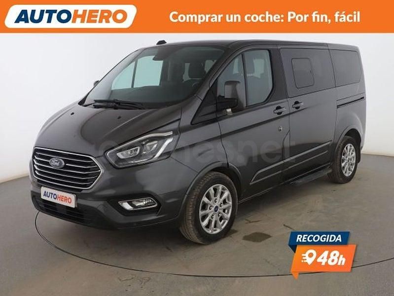 Usado Ford Tourneo Titanium 130 CV (95 kW) 2022 Gris / plata Monovolumen