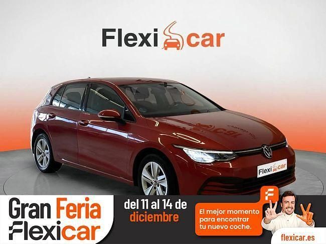 Rojo Usado 2022 VW Golf VIII Life Berlina | 22.990 € (Precio justo) - Imagen 1/4