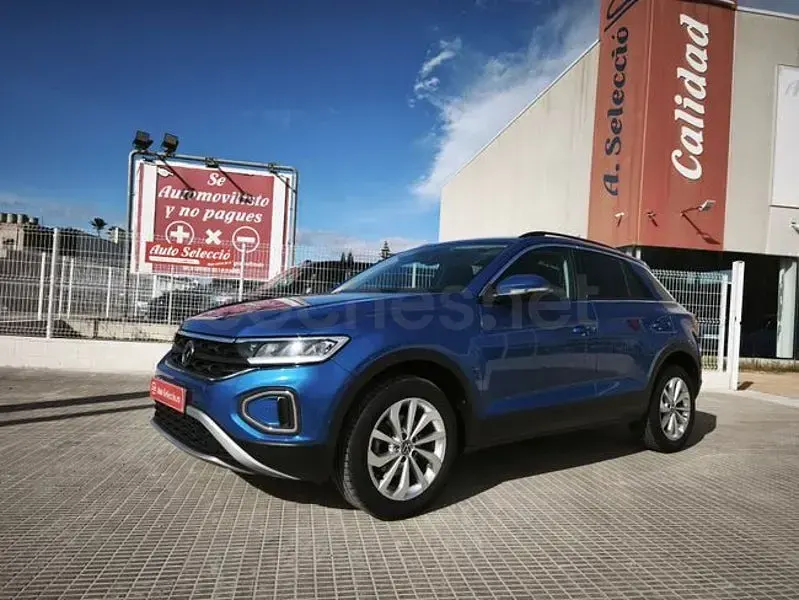 Usado VW T-Roc Life 150 CV (110 kW) 2023 Azul SUV