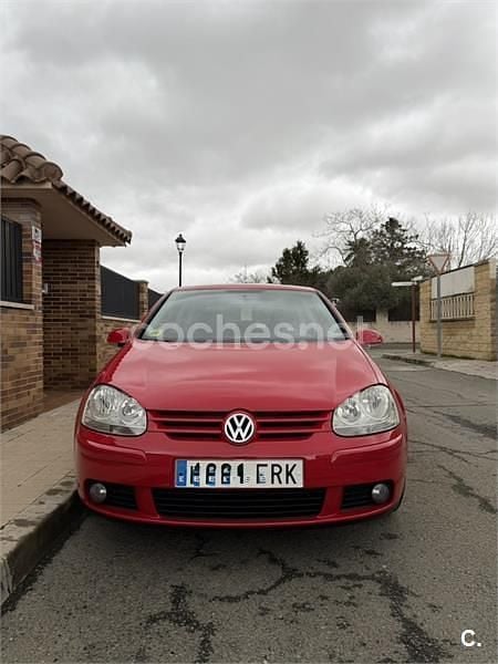 Usado VW Golf V Highline 105 CV (77 kW) 2007 Rojo Berlina