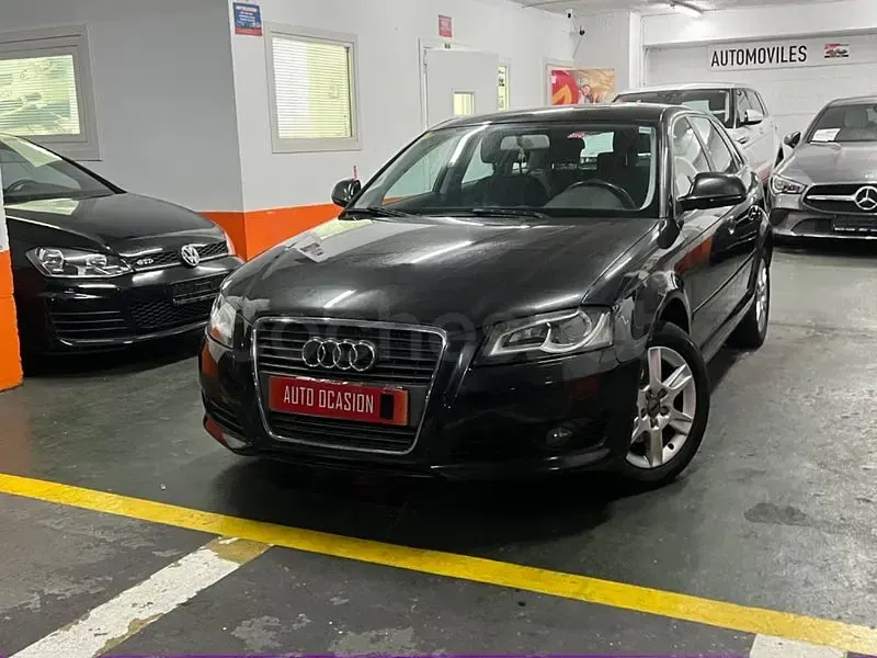 Usado Audi A3 Sportback Ambiente 105 CV (77 kW) 2010 Negro Utilitario