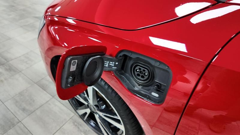 Usado Audi A3 Sportback e-tron S-Line 204 CV (150 kW) 2022 Rojo Utilitario