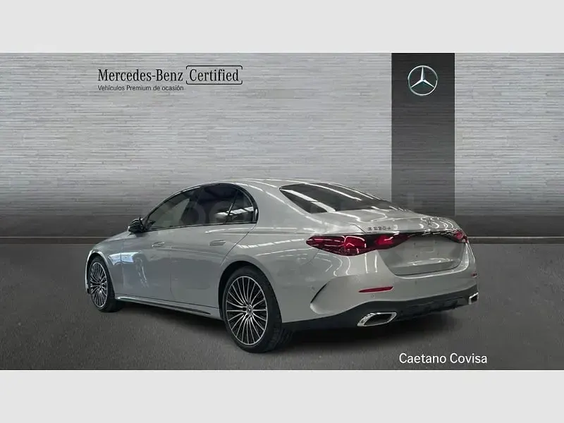 Nuevo Mercedes E220 197 CV (144 kW) 2026 Gris / plata Berlina