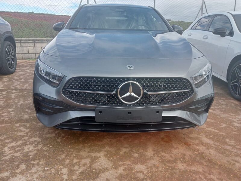Gris Usado 2023 Mercedes A250 Advanced Berlina | 57.902 € - Imagen 1/4