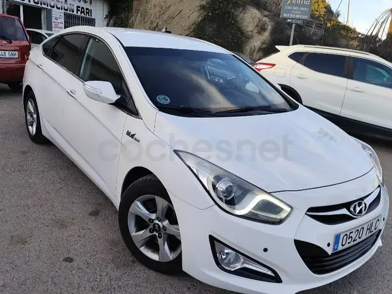 Usado Hyundai i40 Style 136 CV (100 kW) 2012 Blanco Berlina