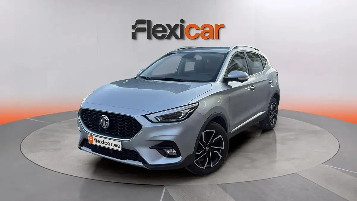 Usado MG ZS Luxury 111 CV (81 kW) 2023 Gris SUV