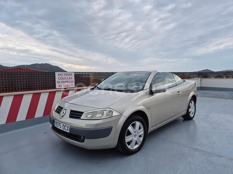 Usado Renault Mégane Cabriolet Dynamique 115 CV (84 kW) 2004 Beige Descapotable