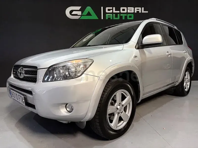 Usado Toyota RAV4 Premium 177 CV (130 kW) 2007 Gris / plata SUV