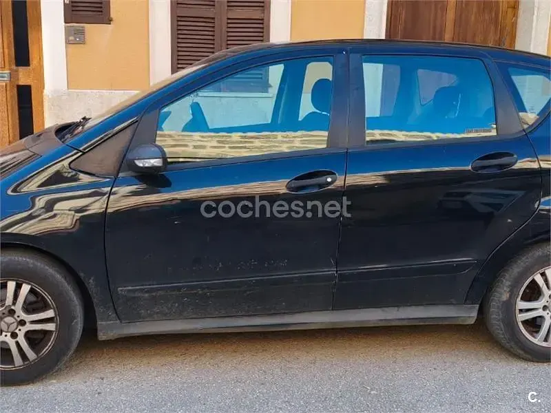 Usado Mercedes A180 Classic 109 CV (80 kW) 2008 Negro Monovolumen