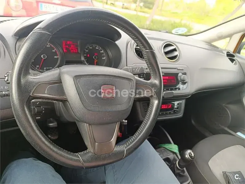 Usado Seat Ibiza SC Style 85 CV (62 kW) 2012 Naranja Utilitario