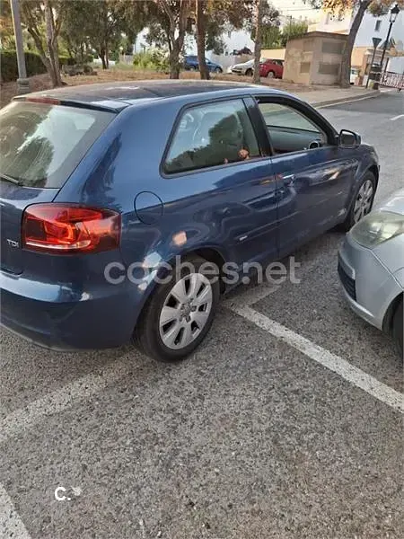 Usado Audi A3 Ambiente 105 CV (77 kW) 2011 Azul Utilitario