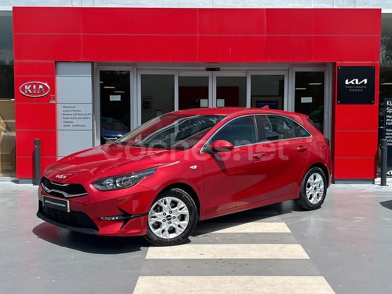 Usado Kia Ceed 120 CV (88 kW) 2024 Rojo Utilitario