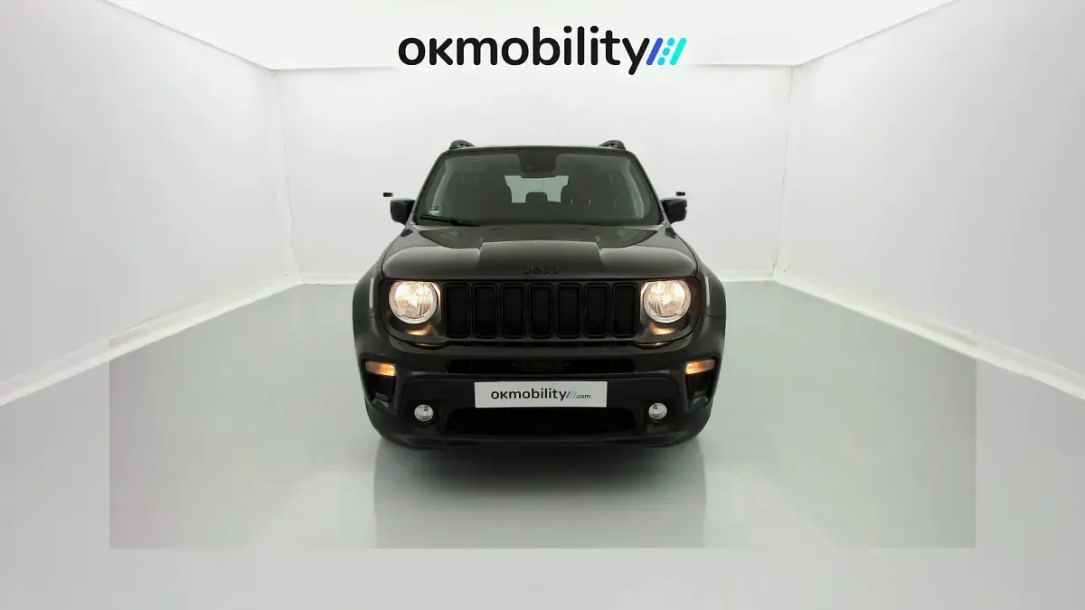 Usado Jeep Renegade Night Eagle 120 CV (88 kW) 2022 Solid black SUV