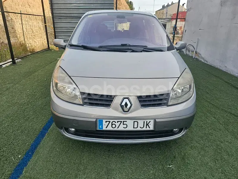 Usado Renault Scénic Expression 130 CV (95 kW) 2005 Gris / plata Monovolumen