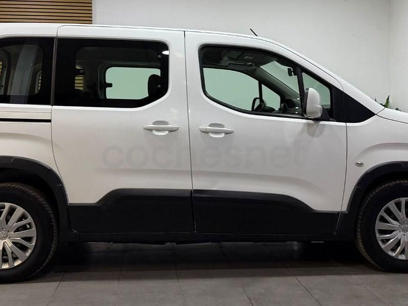 Usado Peugeot Rifter Active 100 CV (73 kW) 2021 Blanco Monovolumen