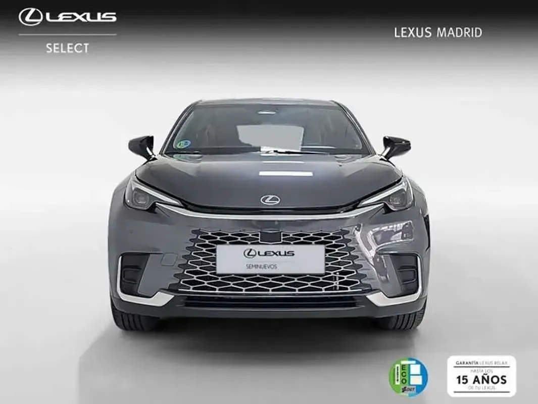 Usado Lexus LBX 136 CV (100 kW) 2025 Gris SUV