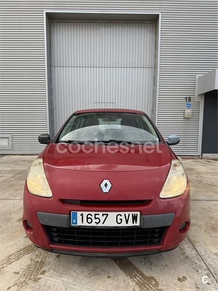 Usado Renault Clio II Exception 75 CV (55 kW) 2010 Rojo Berlina