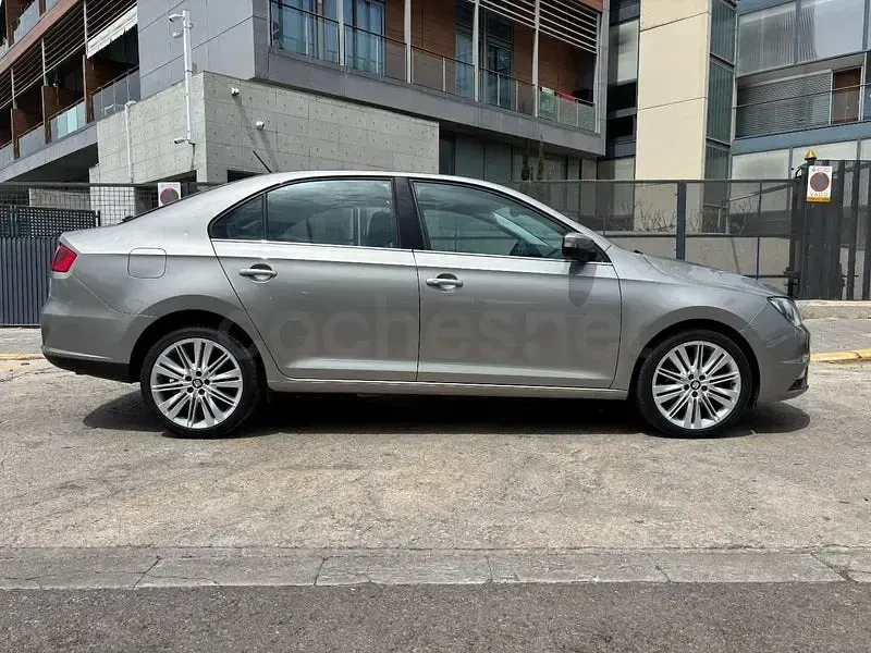 Usado Seat Toledo Style 110 CV (80 kW) 2017 Gris / plata Utilitario