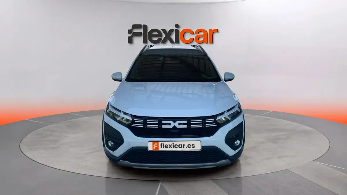 Usado Dacia Jogger Expression 110 CV (80 kW) 2023 Blanco Monovolumen