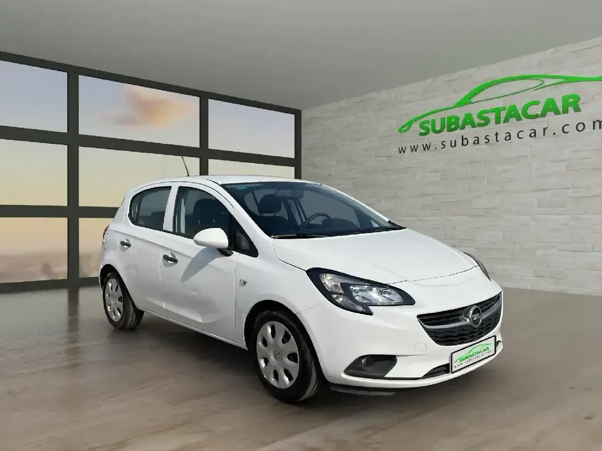 Usado Opel Corsa Expression 75 CV (55 kW) 2017 Blanco Utilitario