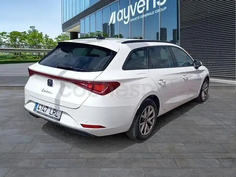 Usado Seat Leon Style 115 CV (84 kW) 2023 Blanco Familiar