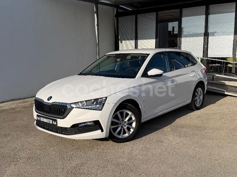 Blanco Usado 2022 Skoda Scala Active Utilitario | 14.900 € (Precio justo) - Imagen 1/4