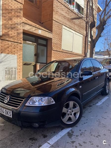 Usado VW Passat Comfortline 100 CV (73 kW) 2002 Negro Berlina