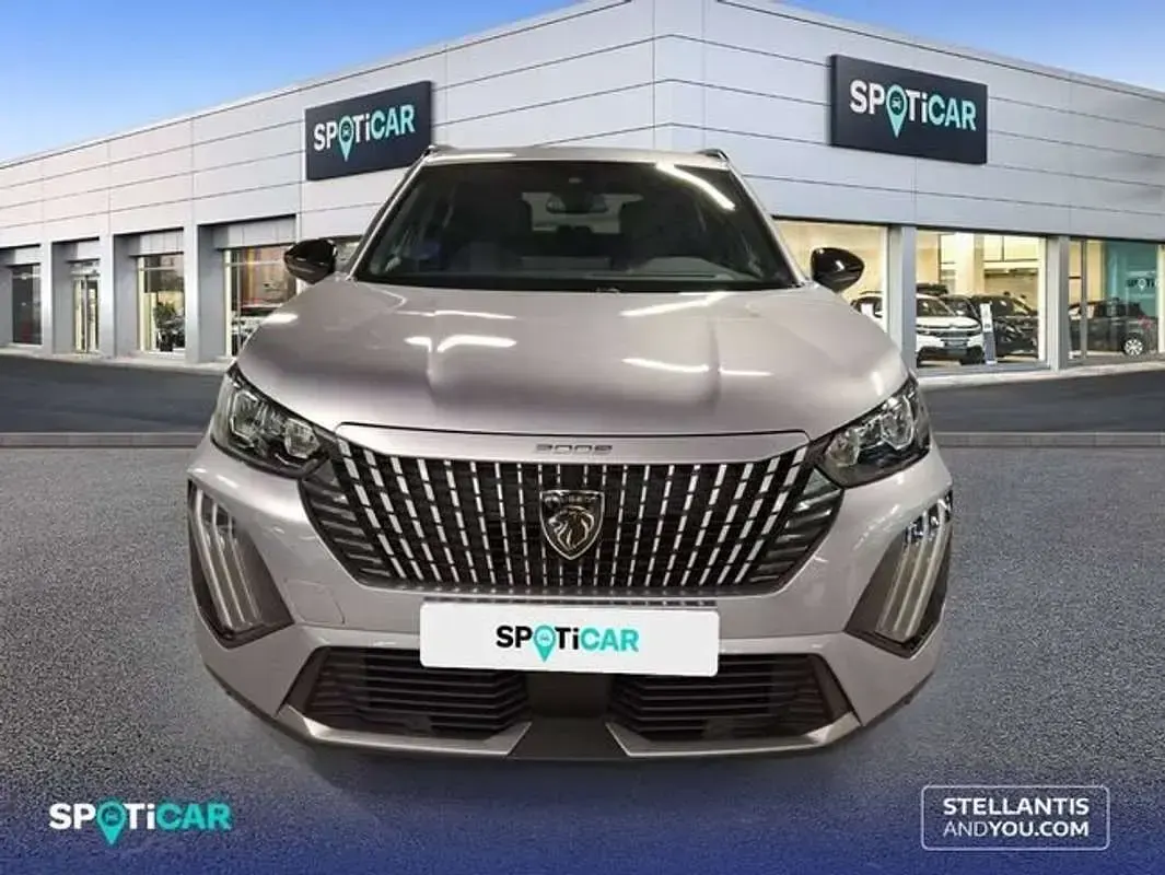 Usado Peugeot e-2008 Allure 114 kW (156 CV) 2024 Gris SUV