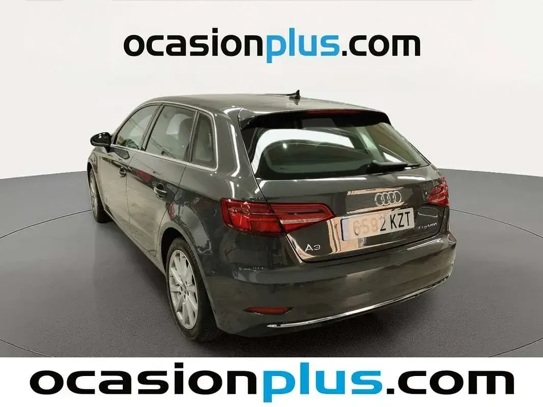Usado Audi A3 Sportback g-tron Design 131 CV (96 kW) 2019 Gris Utilitario