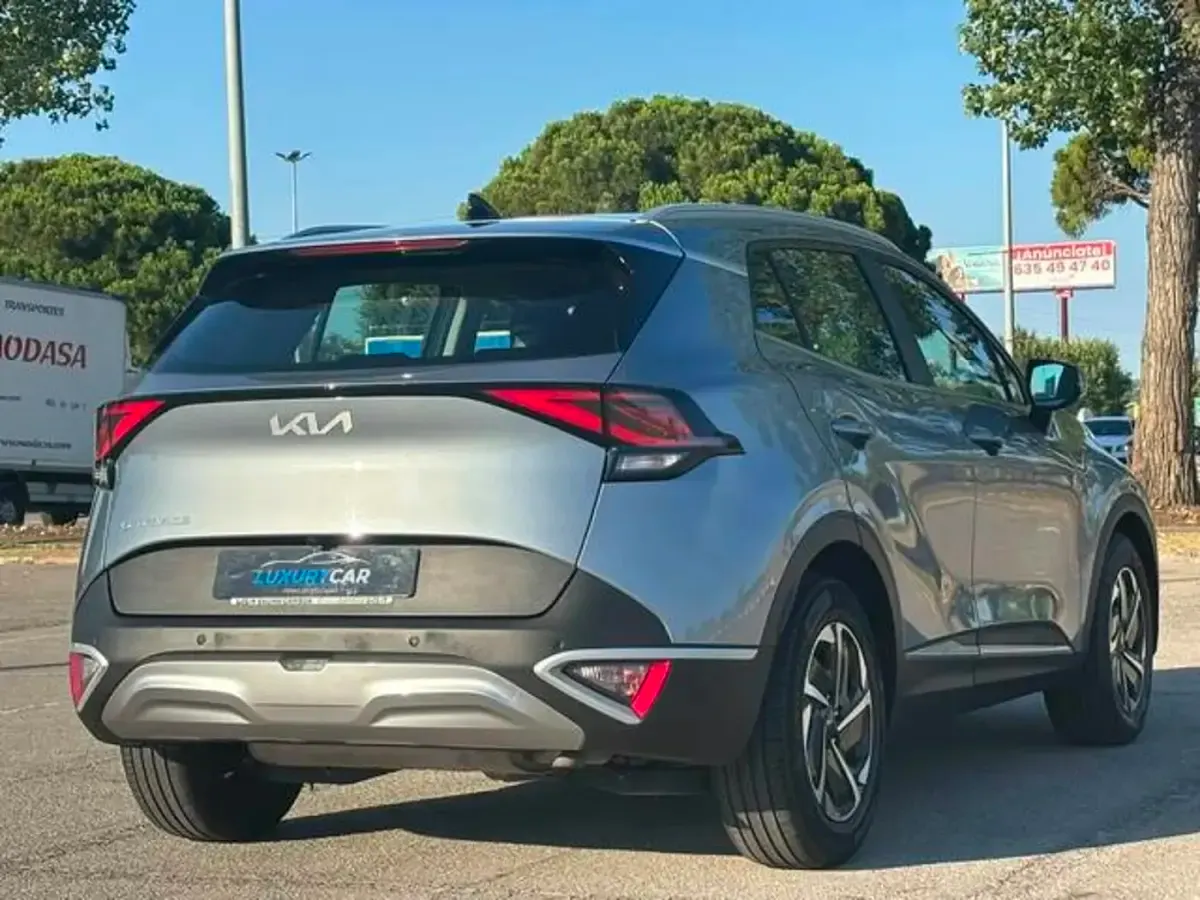 Usado Kia Sportage 150 CV (110 kW) 2022 Gris SUV