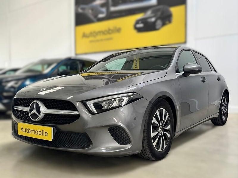Usado Mercedes A200 150 CV (110 kW) 2020 Gris / plata Berlina