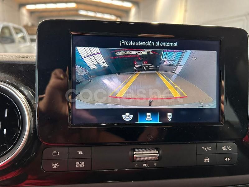 Usado Mercedes T180 116 CV (85 kW) 2023 Gris / plata Monovolumen