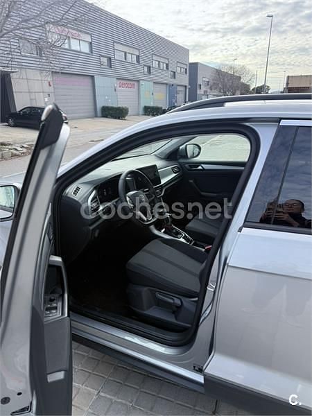 Usado VW T-Roc 150 CV (110 kW) 2025 Gris / plata SUV