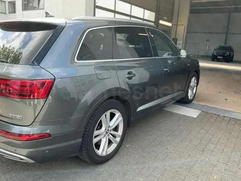 Usado Audi Q7 373 CV (274 kW) 2018 Gris / plata SUV