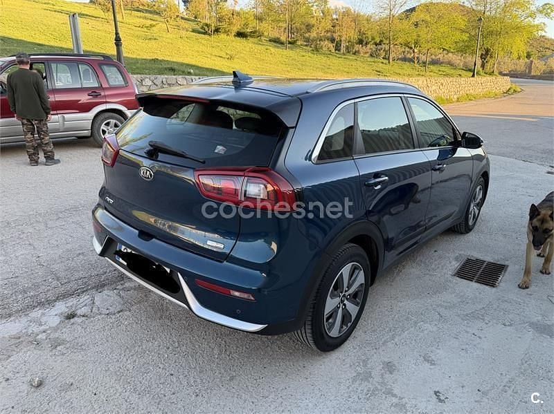 Usado Kia Niro 141 CV (103 kW) 2018 Azul SUV