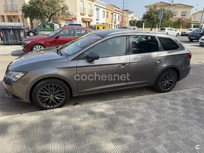Usado Seat Leon ST CONNECT 110 CV (80 kW) 2015 Gris / plata Familiar