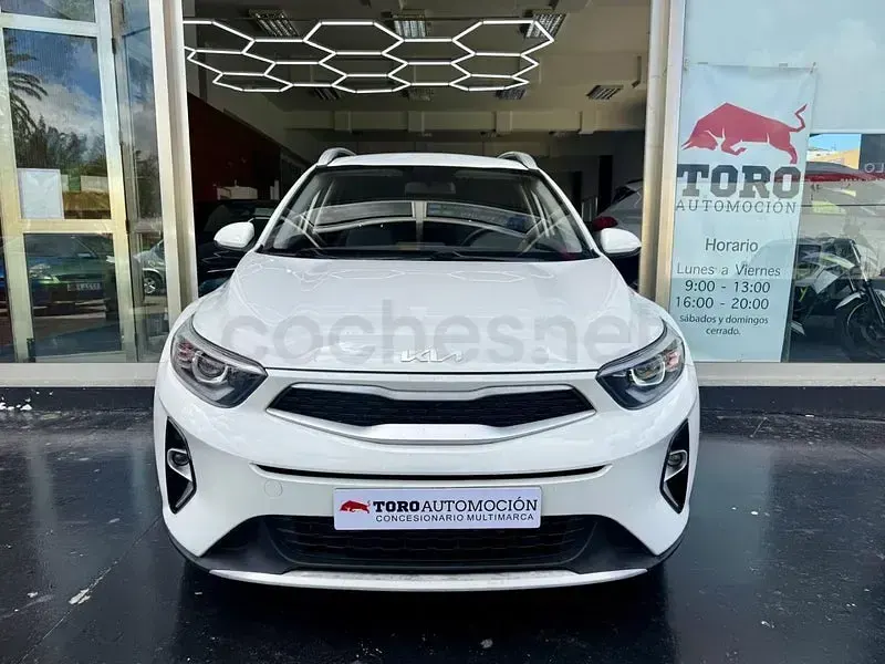 Usado Kia Stonic 100 CV (73 kW) 2023 Blanco SUV
