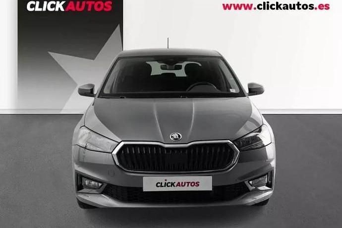 Usado Skoda Fabia Selection 115 CV (84 kW) 2025 Blanco Utilitario
