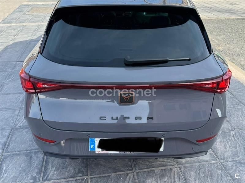 Usado Cupra Leon 245 CV (180 kW) 2020 Gris / plata Familiar
